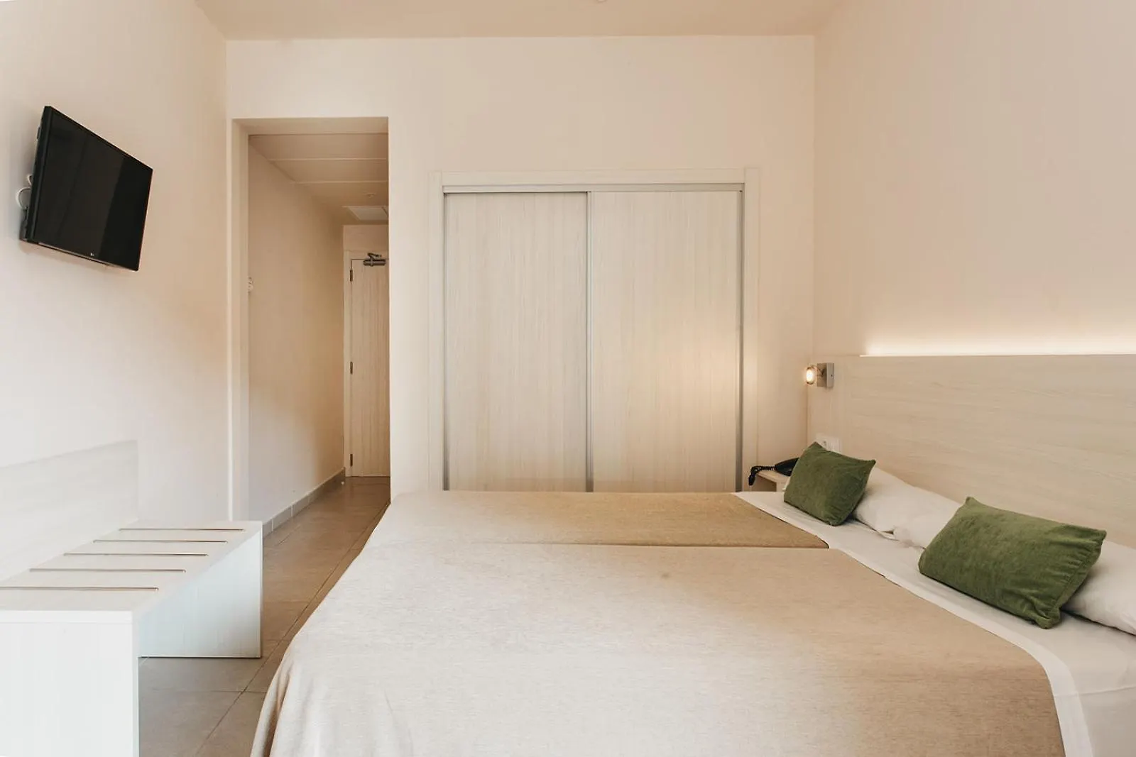 Hotel Xaloc Playa Punta Prima  Punta Prima (Menorca)